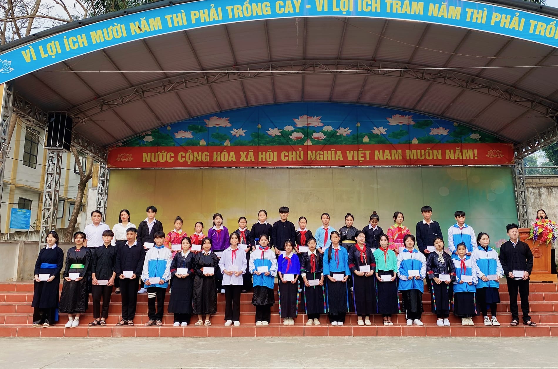 Tuyên dương khen thưởng học sinh tháng 3 năm học 2023 – 2024