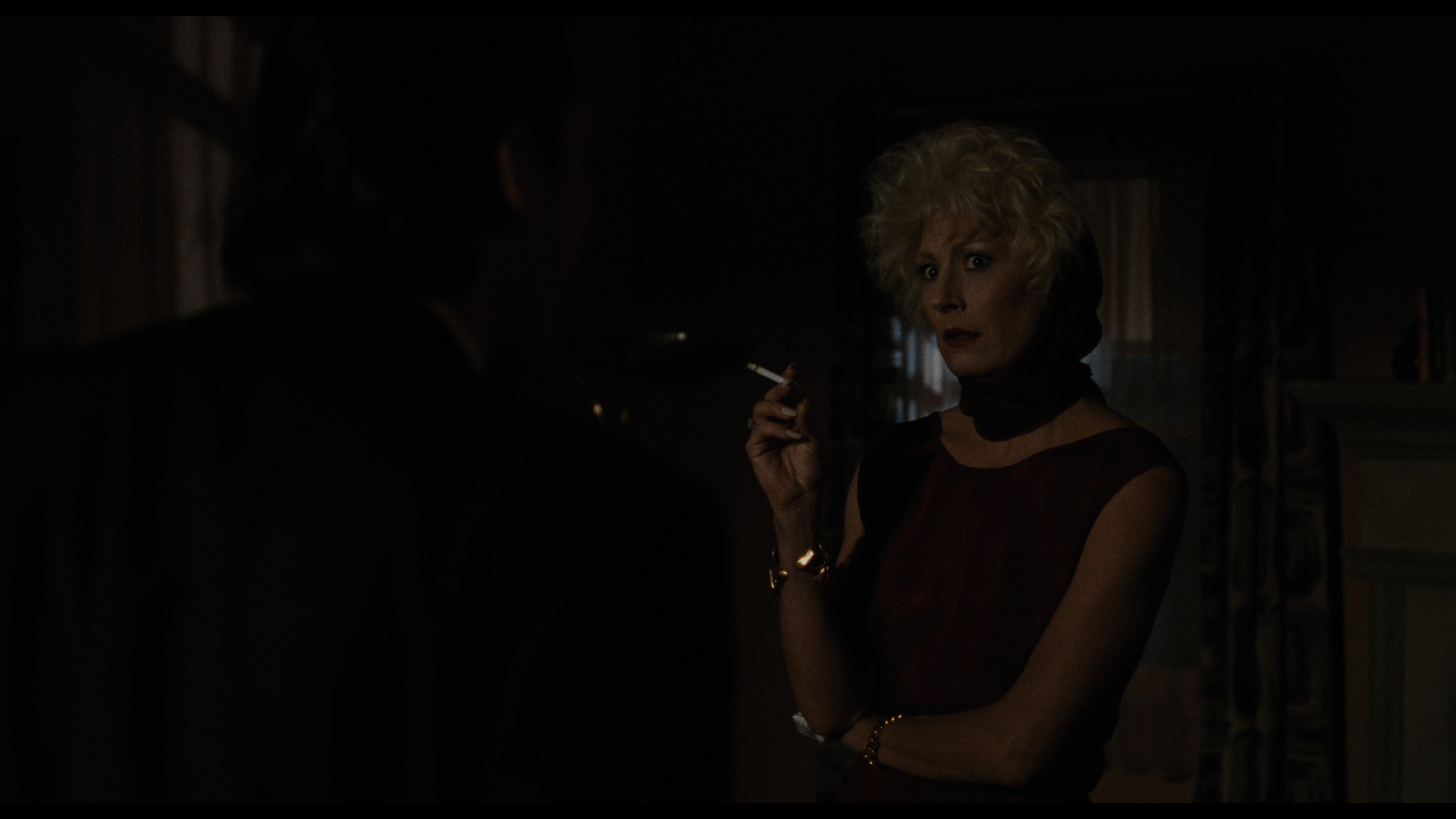 Sub-Viet-The.Grifters.1990.UHD.BluRay.2160p.FLAC.2.0.DV.HEVC.REMUX-FraMeSToR.mkv_snapshot_01.37.56.374.jpg
